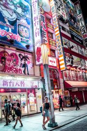 蚂蚁影院2026秋季动漫新番封面，日系风格角色在奇幻场景中登场